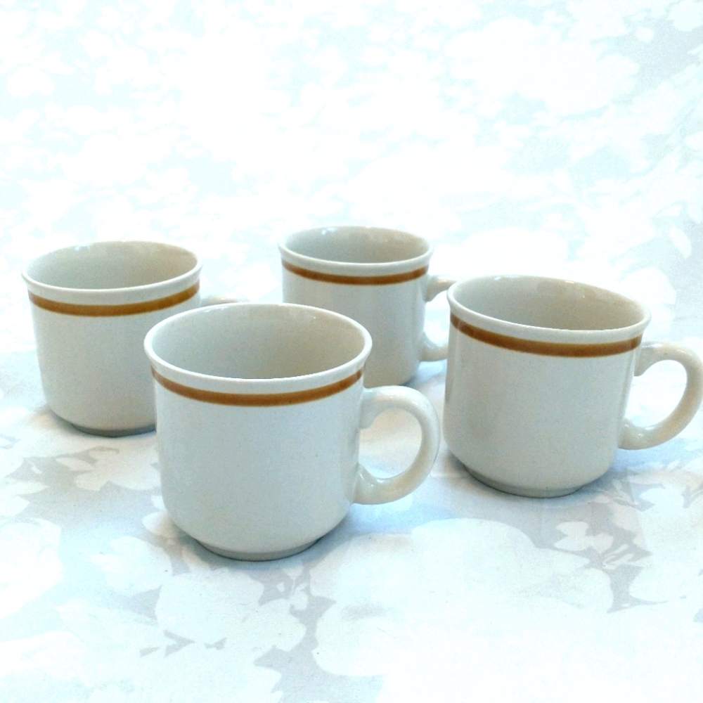 Set of 4 Vintage Mountain Wood Collection Teacups